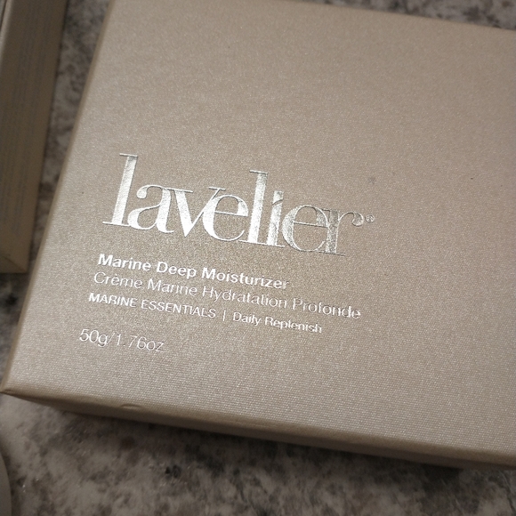 Face moisturizer - Picture 6 of 6